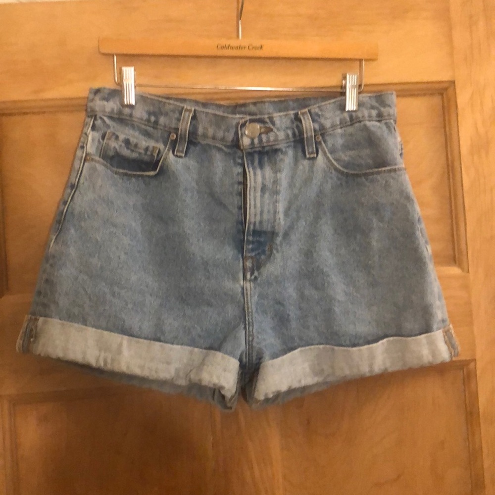BDG Mom High Rise Shorts